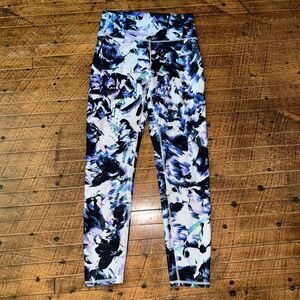 Fabletics blue & white XS Athleisure workout cropped leggings